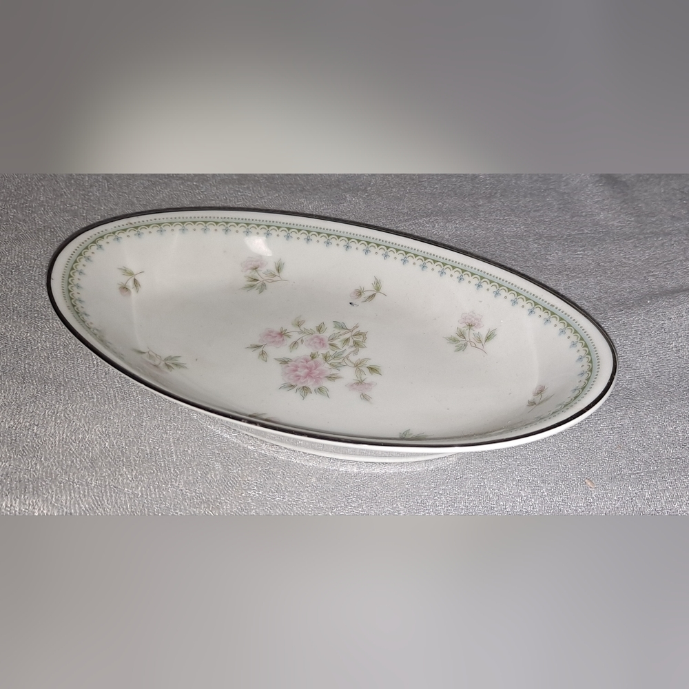 Noritake China Oval Serving Bowl 9" in the Jardine 6208 Pattern made in Japan
